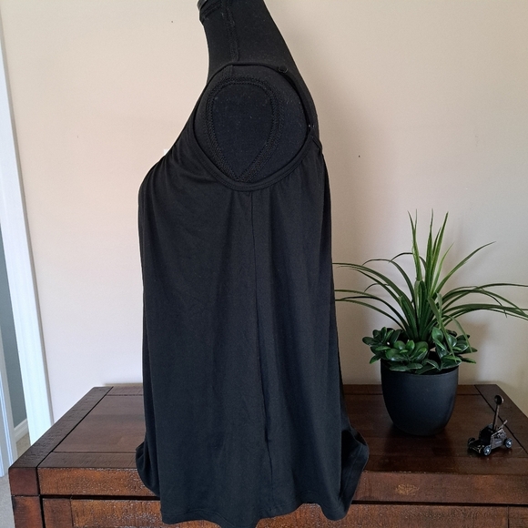 ❤️ 32 Degrees Cool Cami Tank Medium Black Built In Bra NWOT - Picture 9 of 12